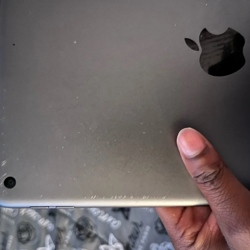 iPad 9th gen (comes with the box)